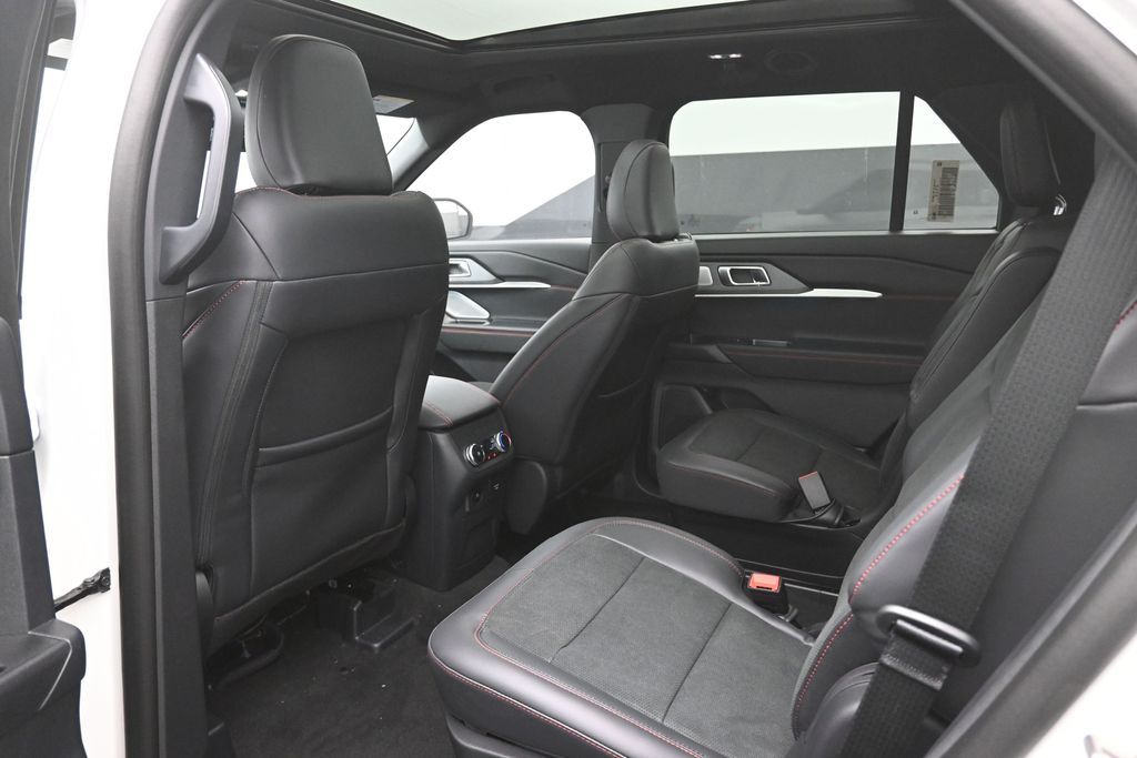 New 2026 Ford Explorer - photo 2