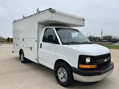 Used 2017 Chevrolet Express 3500 - photo 1