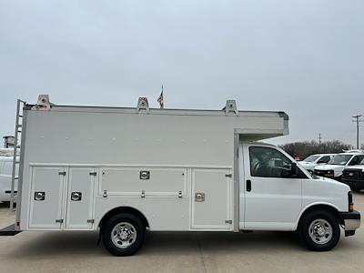 Used 2017 Chevrolet Express 3500 - photo 1