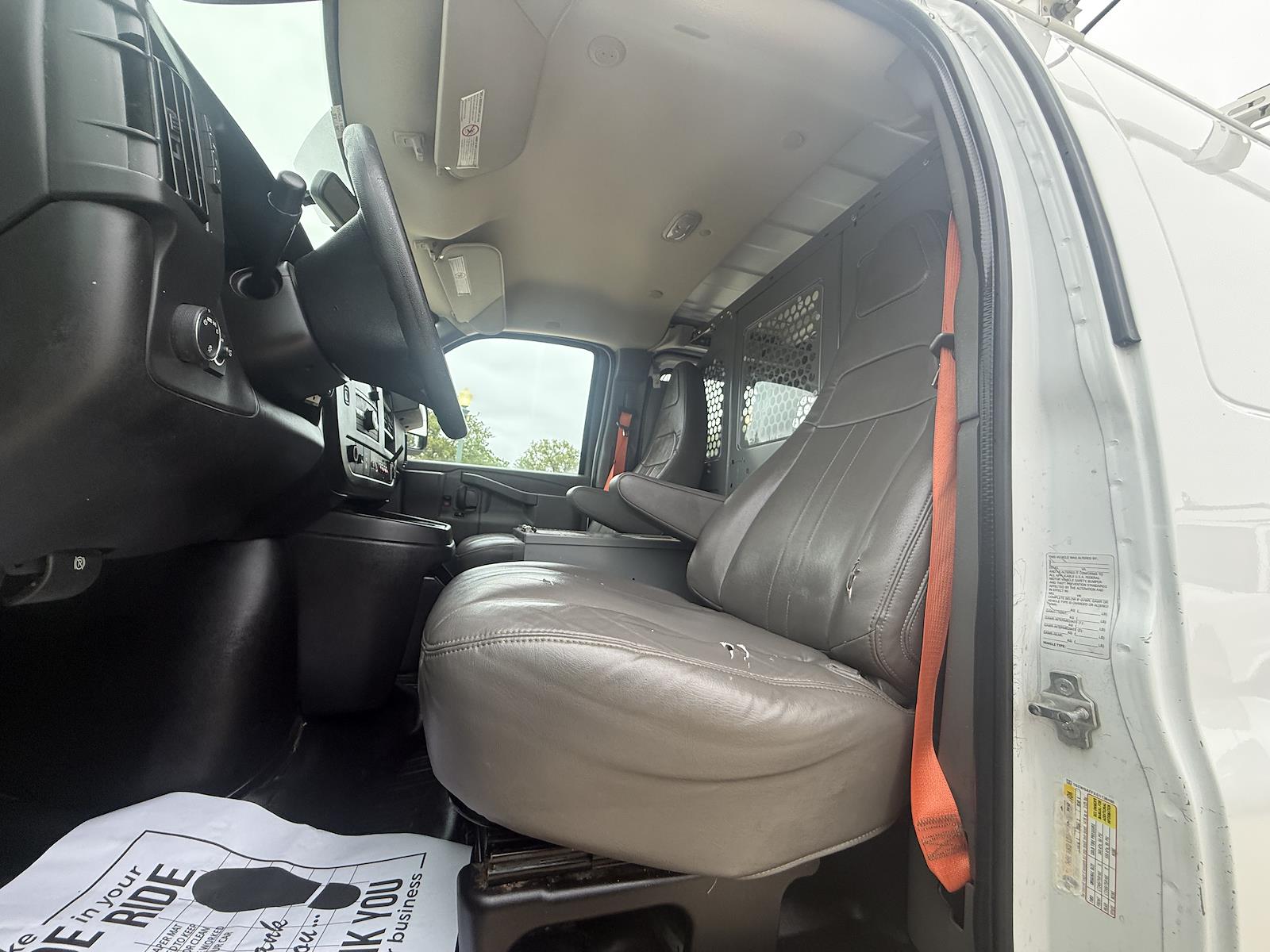 Used 2016 Chevrolet Express 2500 - photo 22