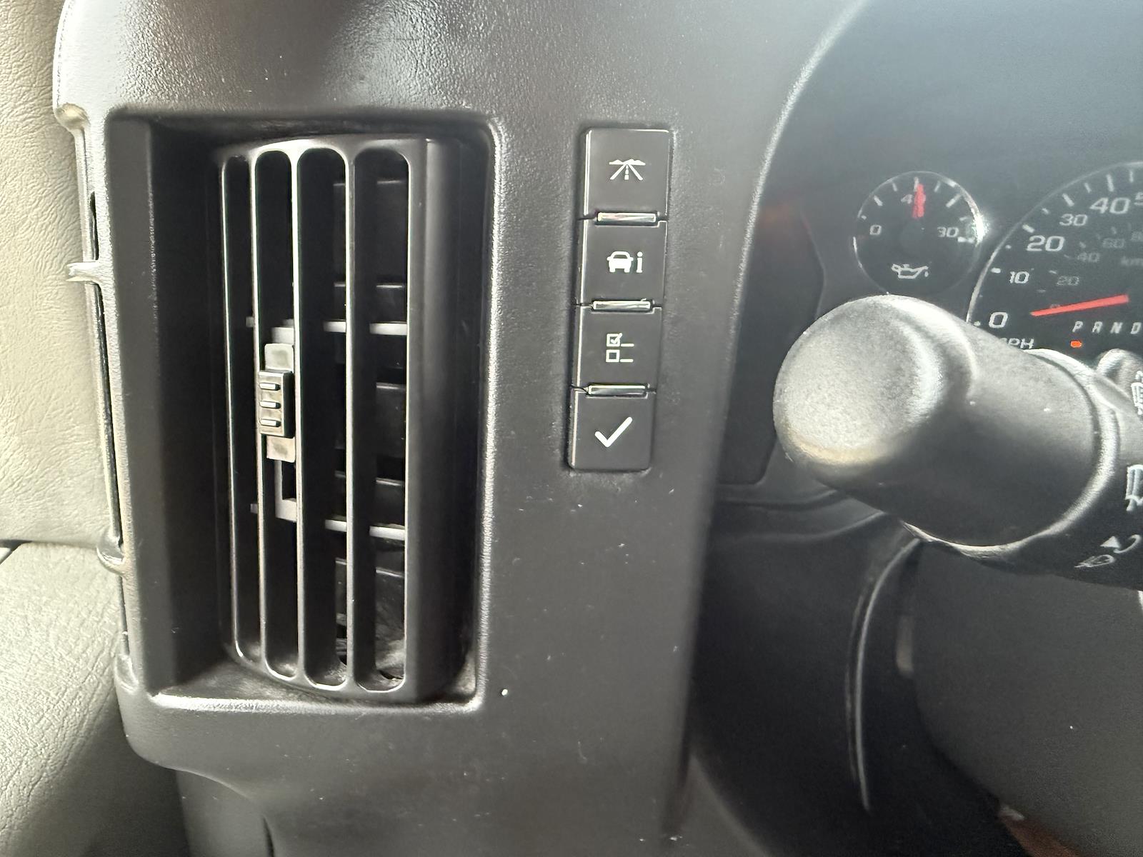 Used 2016 Chevrolet Express 2500 - photo 27