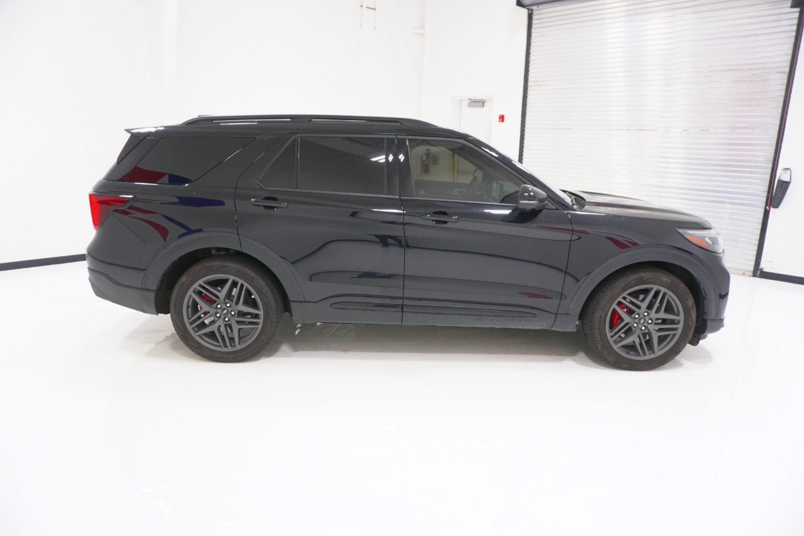 Used 2025 Ford Explorer - photo 6