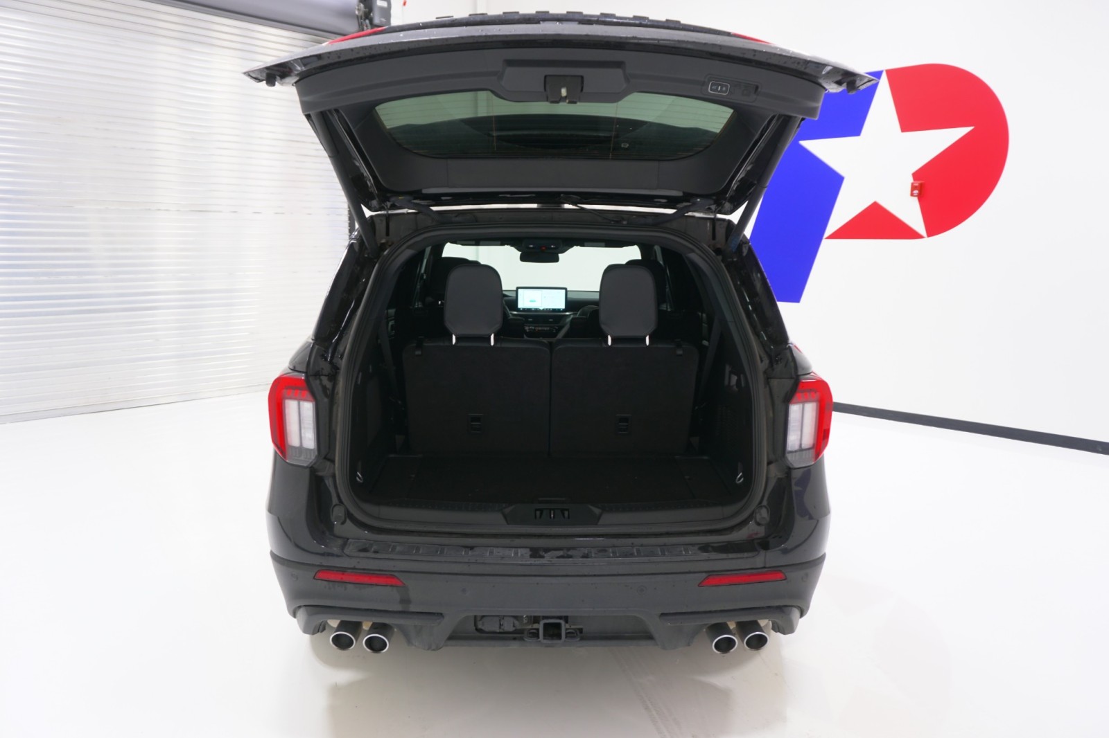 Used 2025 Ford Explorer - photo 10