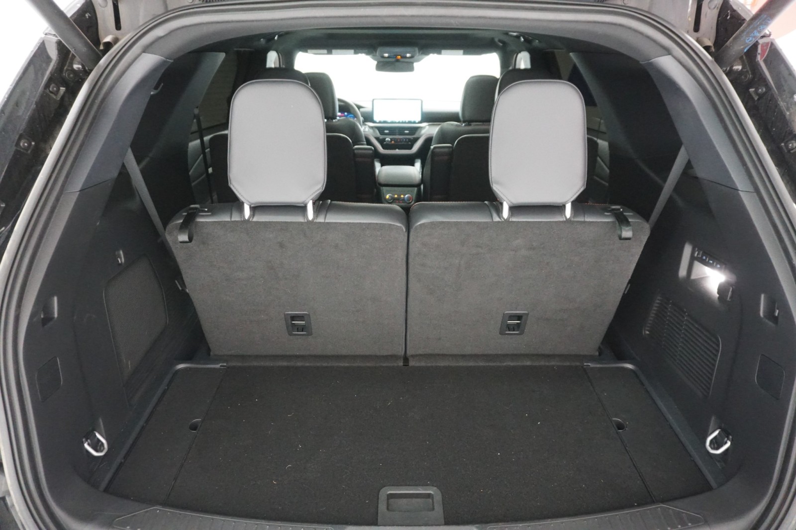 Used 2025 Ford Explorer - photo 11