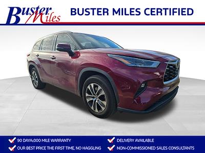 Used 2021 Toyota Highlander - photo 1