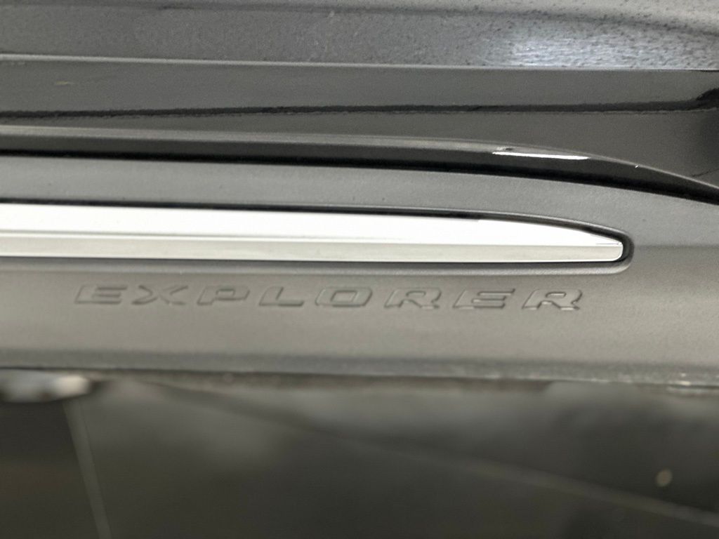 Used 2024 Ford Explorer - photo 29