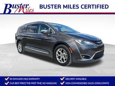 Used 2017 Chrysler Pacifica - photo 1