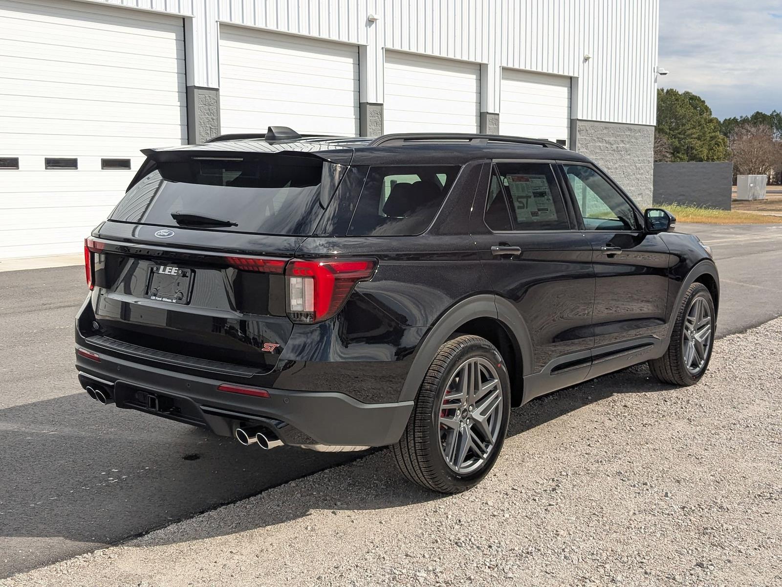 New 2026 Ford Explorer - photo 2