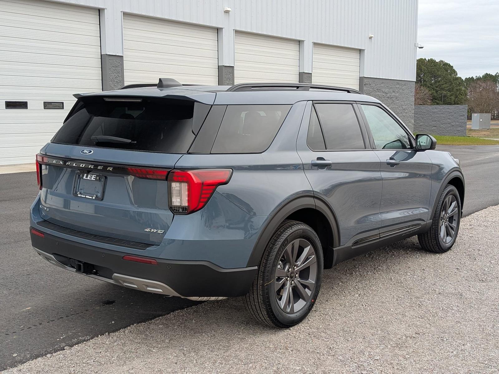 New 2026 Ford Explorer - photo 2