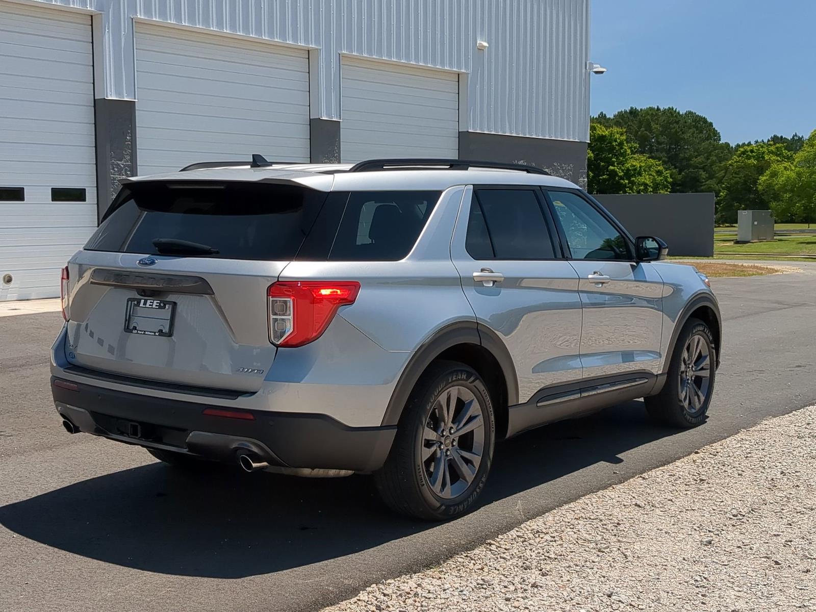 Used 2022 Ford Explorer - photo 2
