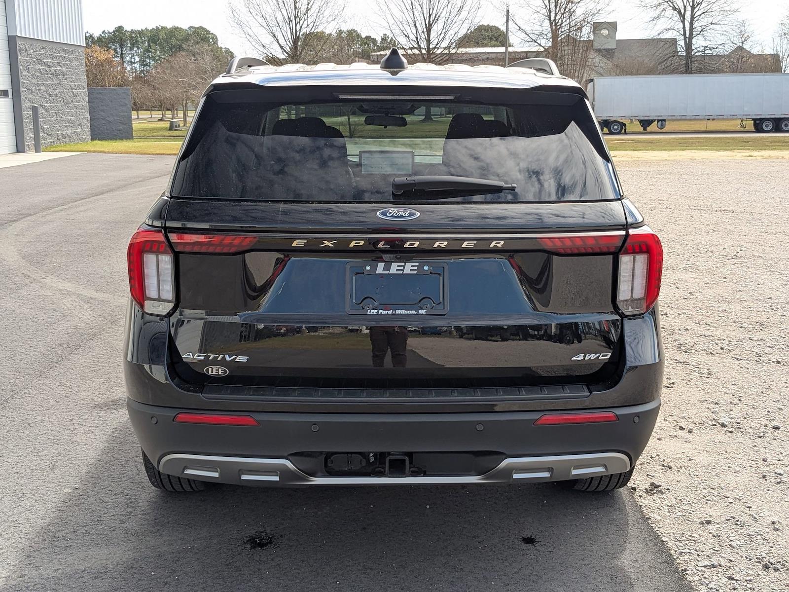 Used 2025 Ford Explorer - photo 6