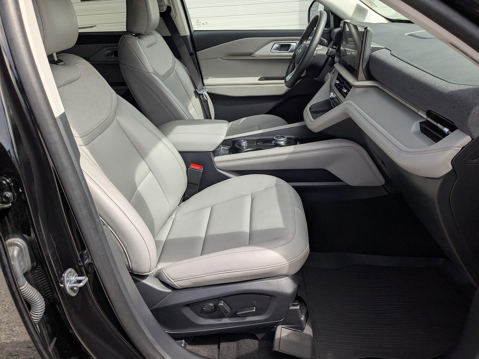Used 2025 Ford Explorer - photo 43