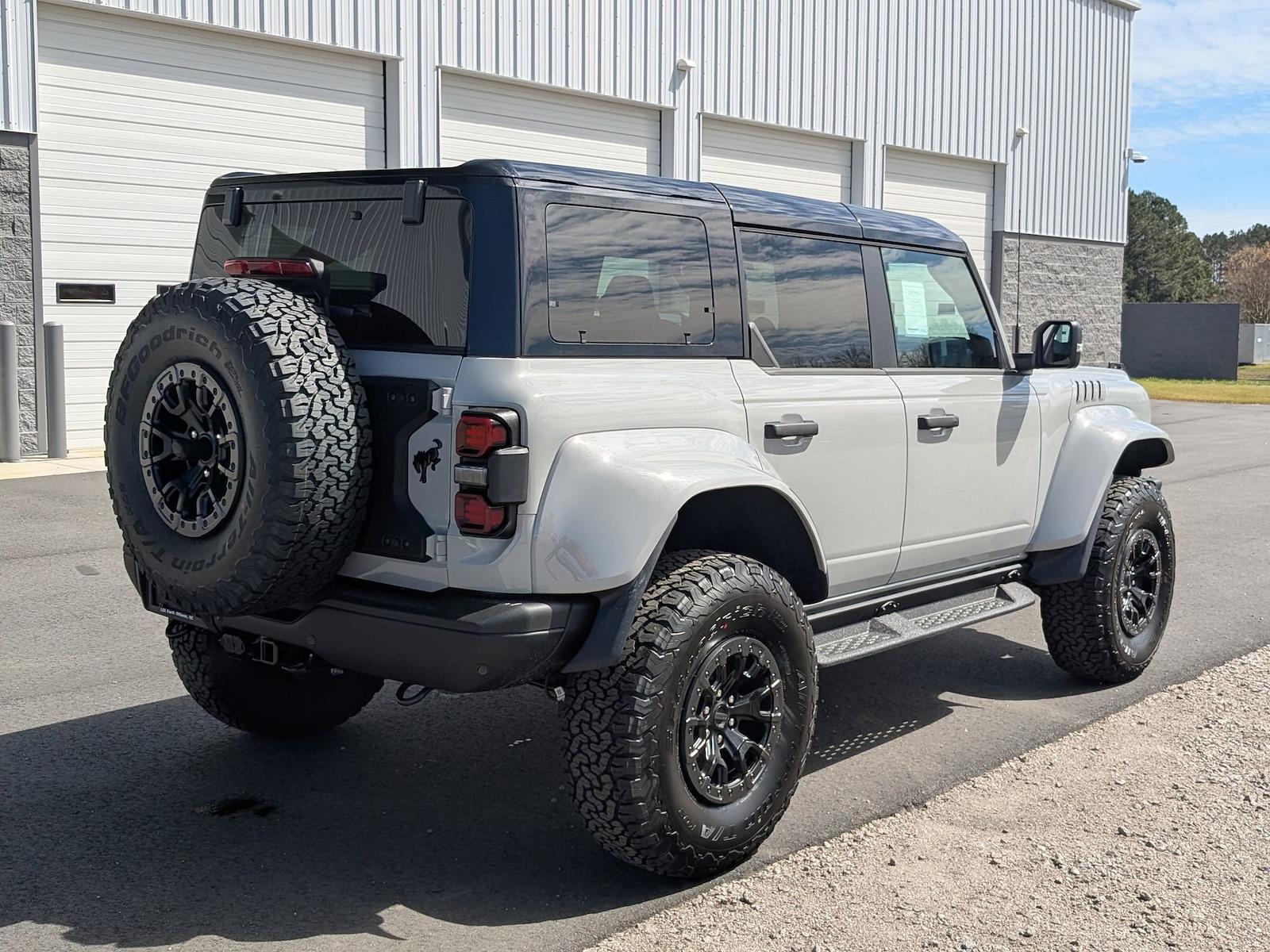 New 2026 Ford Bronco - photo 2