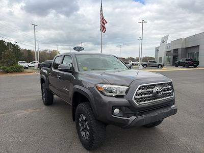 Used 2017 Toyota Tacoma - photo 1