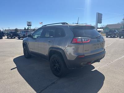 Used 2020 Jeep Cherokee - photo 2