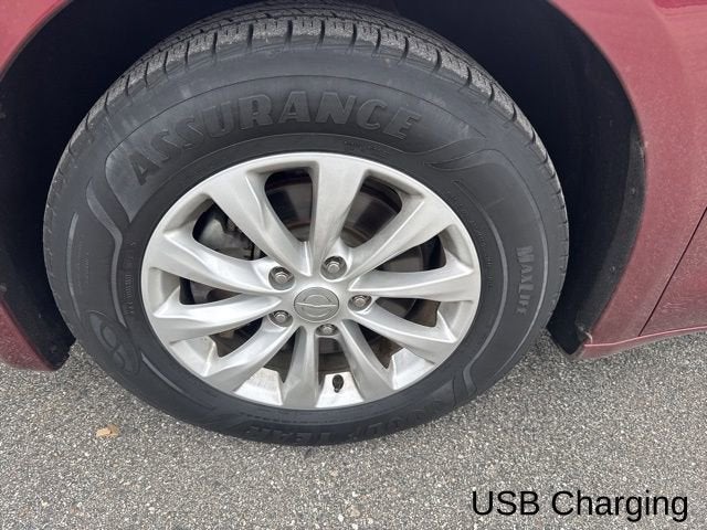 Used 2018 Chrysler Pacifica - photo 9