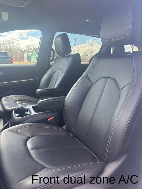 Used 2026 Chrysler Pacifica - photo 24