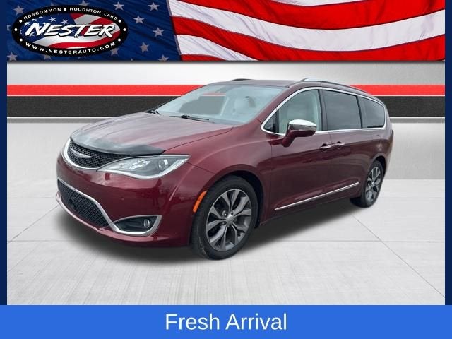 Used 2017 Chrysler Pacifica - photo 1