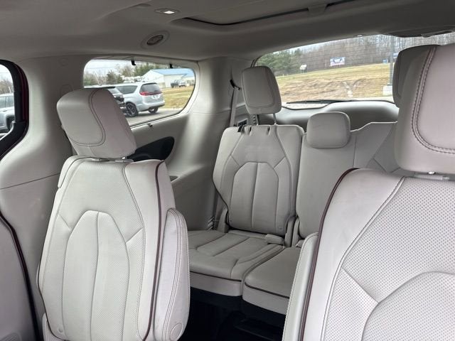 Used 2017 Chrysler Pacifica - photo 12