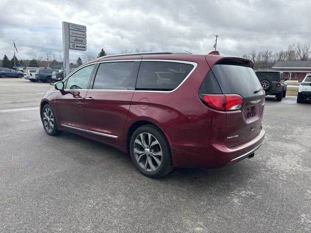 Used 2017 Chrysler Pacifica - photo 2