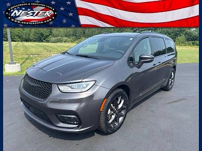 2022 Chrysler Pacifica AWD Minivan for sale #7422A - photo 1