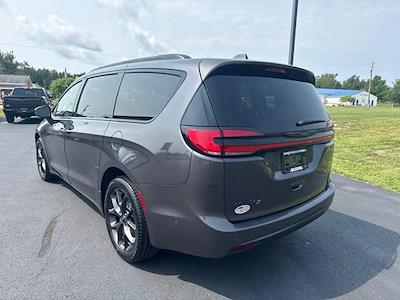 2022 Chrysler Pacifica AWD Minivan for sale #7422A - photo 2
