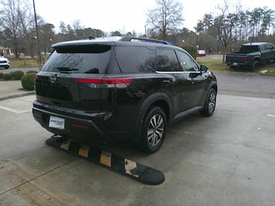 Used 2022 Nissan Pathfinder - photo 1