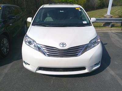Used 2016 Toyota Sienna - photo 1