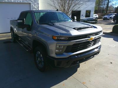 Used 2024 Chevrolet Silverado 2500 - photo 1