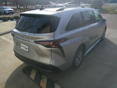 Used 2025 Toyota Sienna - photo 1