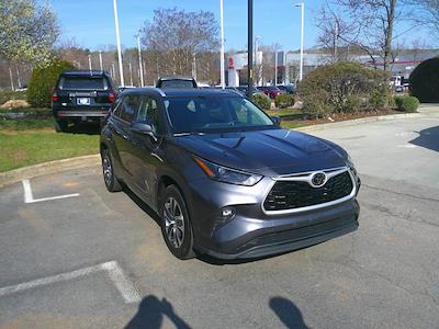 Used 2023 Toyota Highlander - photo 1
