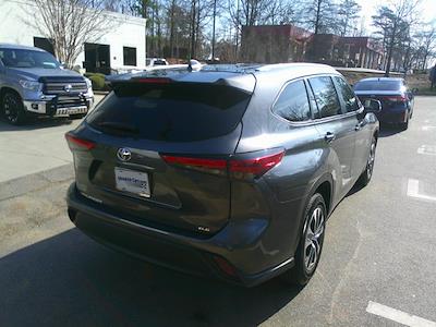 Used 2023 Toyota Highlander - photo 1