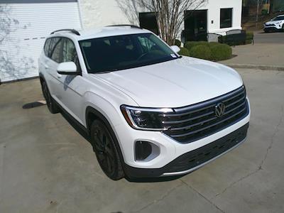 Used 2024 Volkswagen Atlas - photo 1