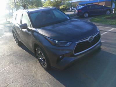 Used 2023 Toyota Highlander - photo 1