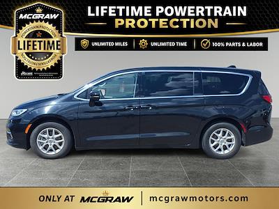 2023 Chrysler Pacifica FWD Minivan for sale #E627984 - photo 2