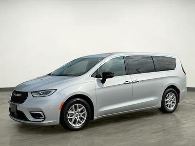 Used 2024 Chrysler Pacifica - photo 1