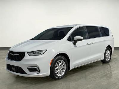 Used 2023 Chrysler Pacifica - photo 1