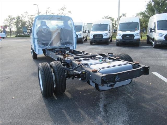New 2024 Ford E-450 - photo 2