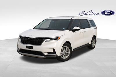 Used 2023 Kia Carnival - photo 1
