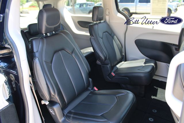 Used 2024 Chrysler Pacifica - photo 2