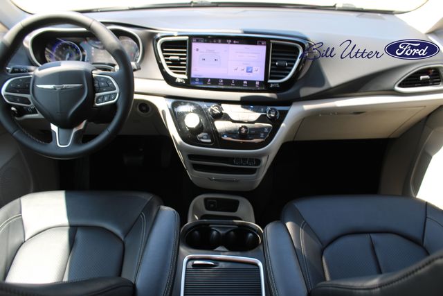 Used 2024 Chrysler Pacifica - photo 7