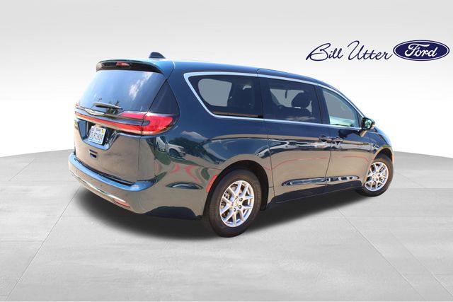 Used 2024 Chrysler Pacifica - photo 9
