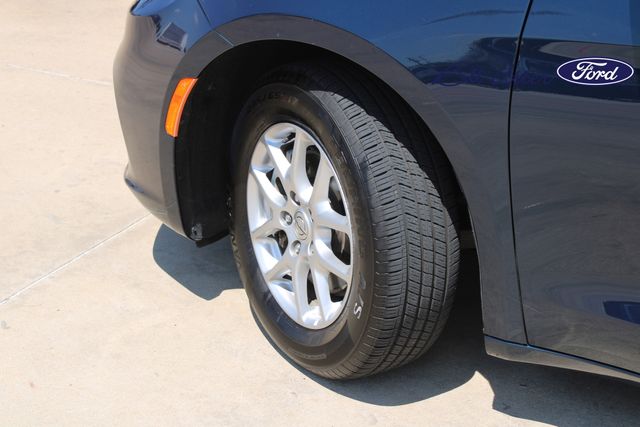 Used 2024 Chrysler Pacifica - photo 11