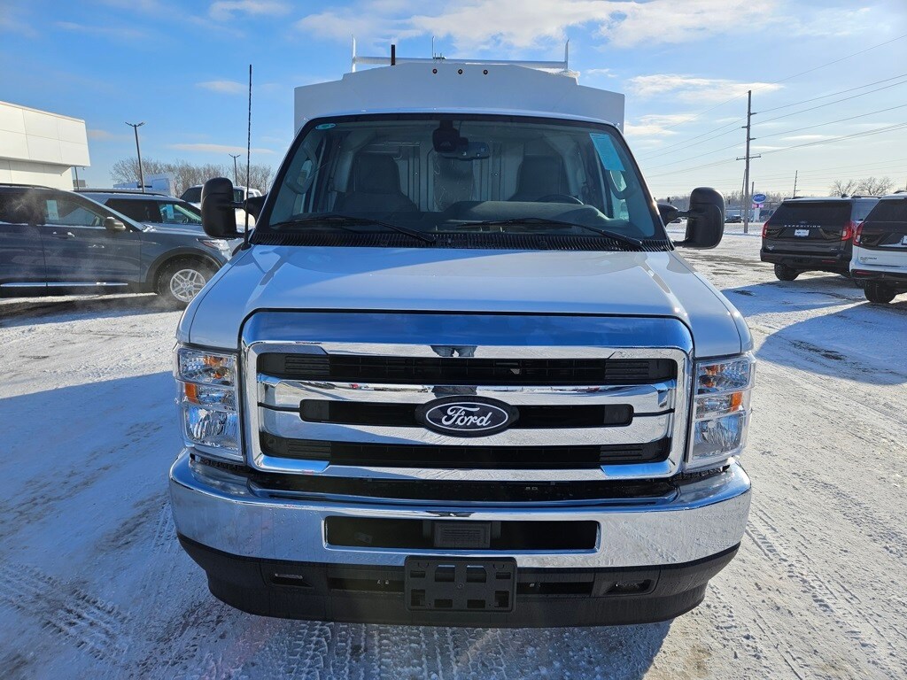 New 2026 Ford E-350 - photo 6