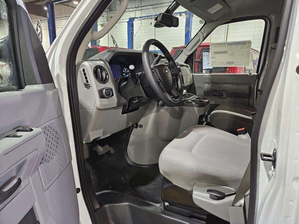 New 2026 Ford E-350 - photo 11