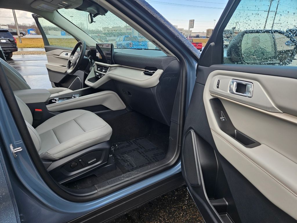 New 2026 Ford Explorer - photo 24