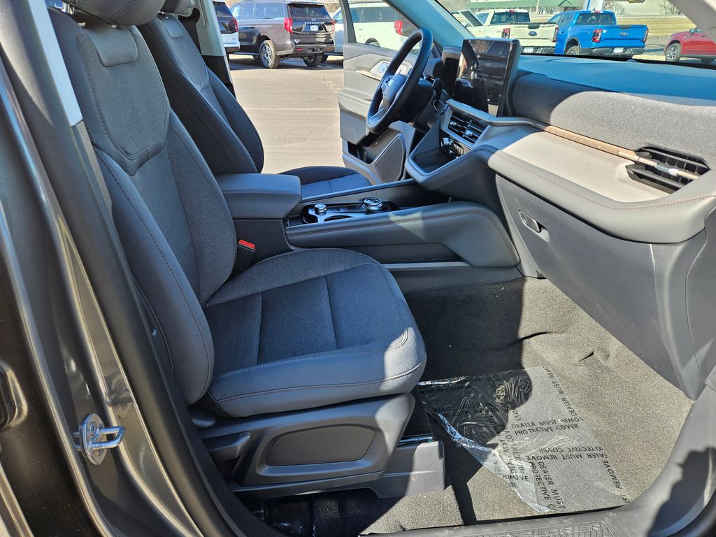 New 2026 Ford Explorer - photo 25