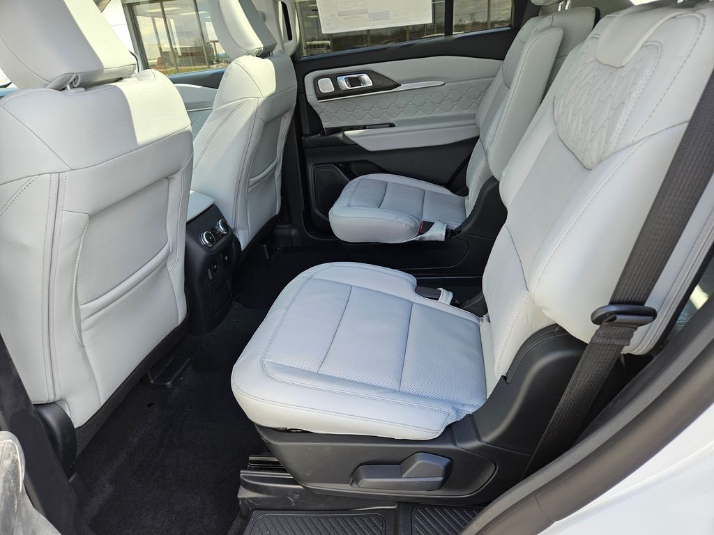 New 2026 Ford Explorer - photo 17