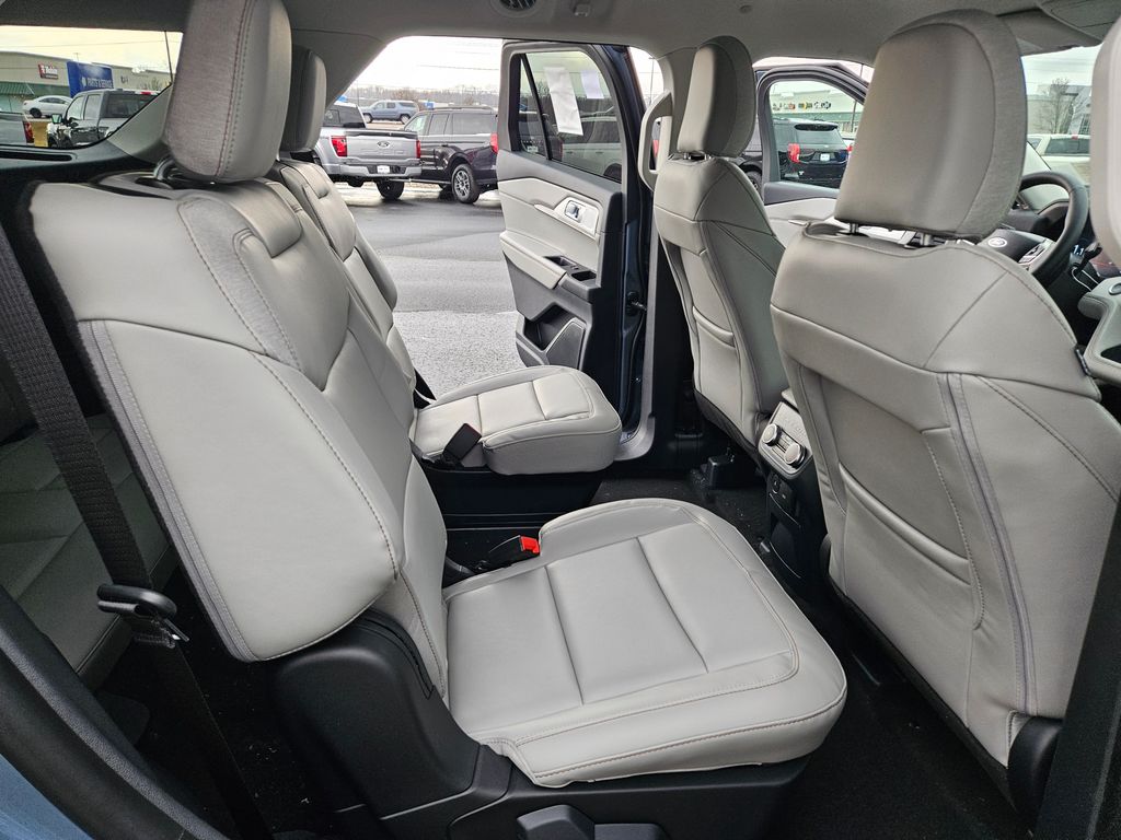 New 2026 Ford Explorer - photo 32
