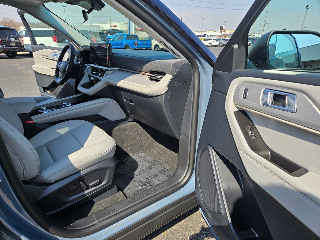 New 2026 Ford Explorer - photo 29
